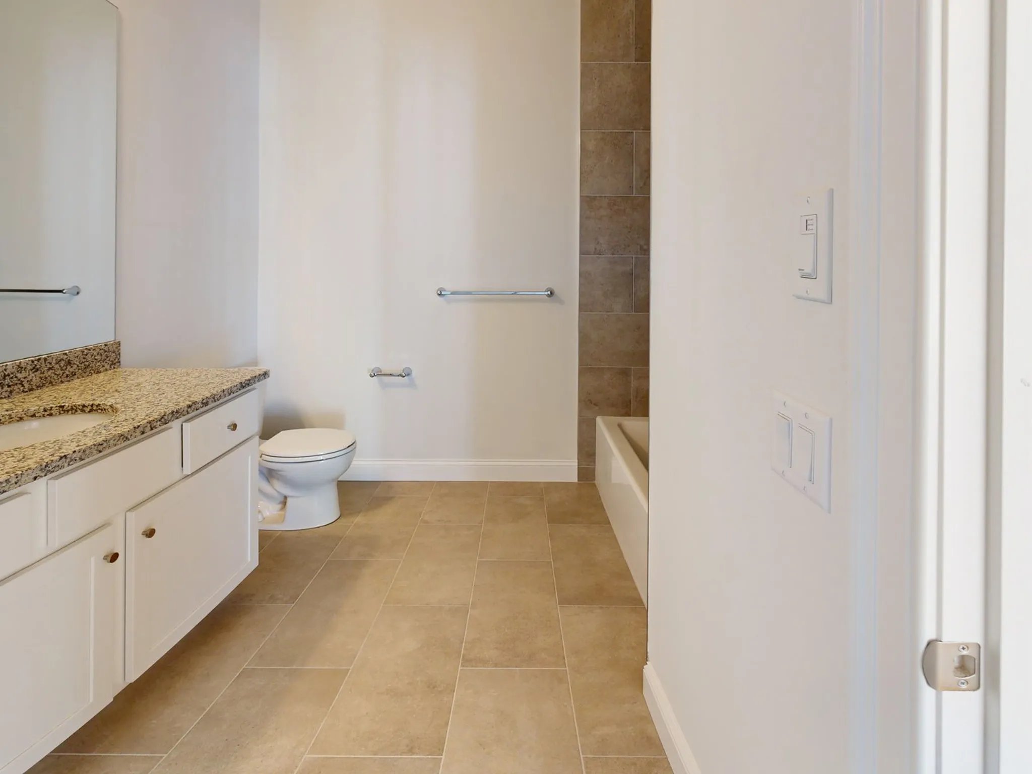 Guest bathroom in the Wind II at Featherwinds in Halifax MA