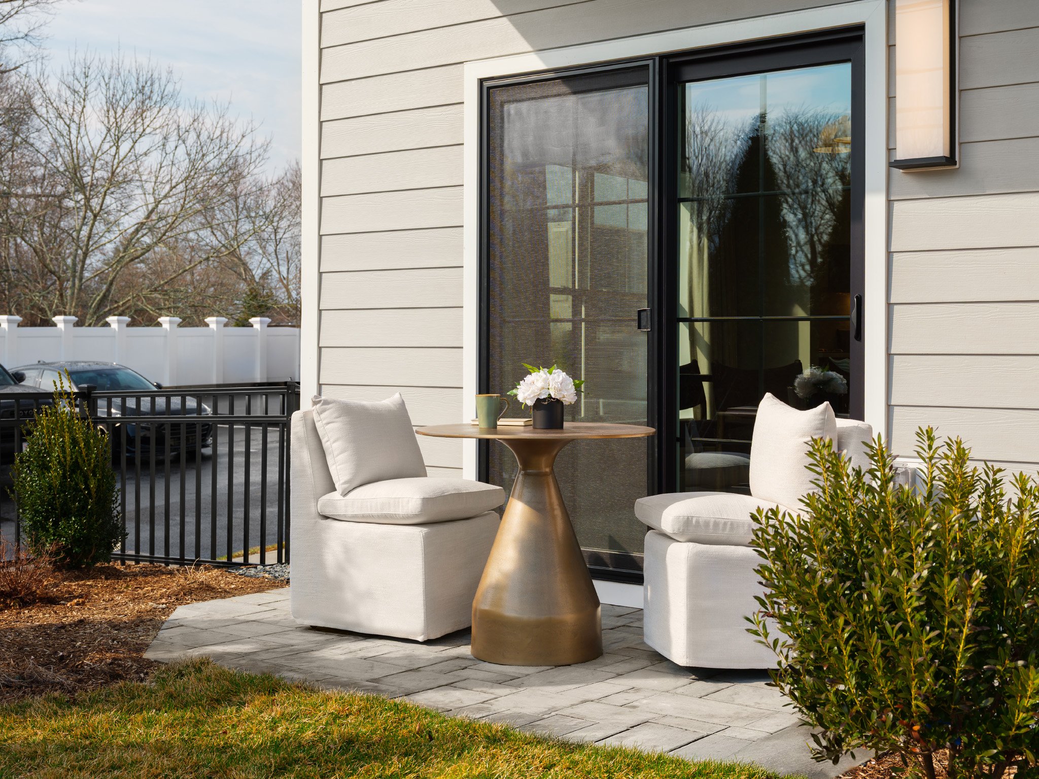 Patio and outdoor space at Featherwinds in Halifax, MA
