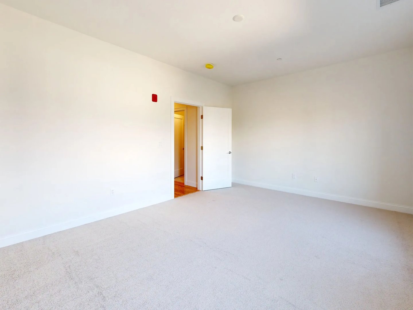 Primary bedroom in the Wind II at Featherwinds in Halifax MA